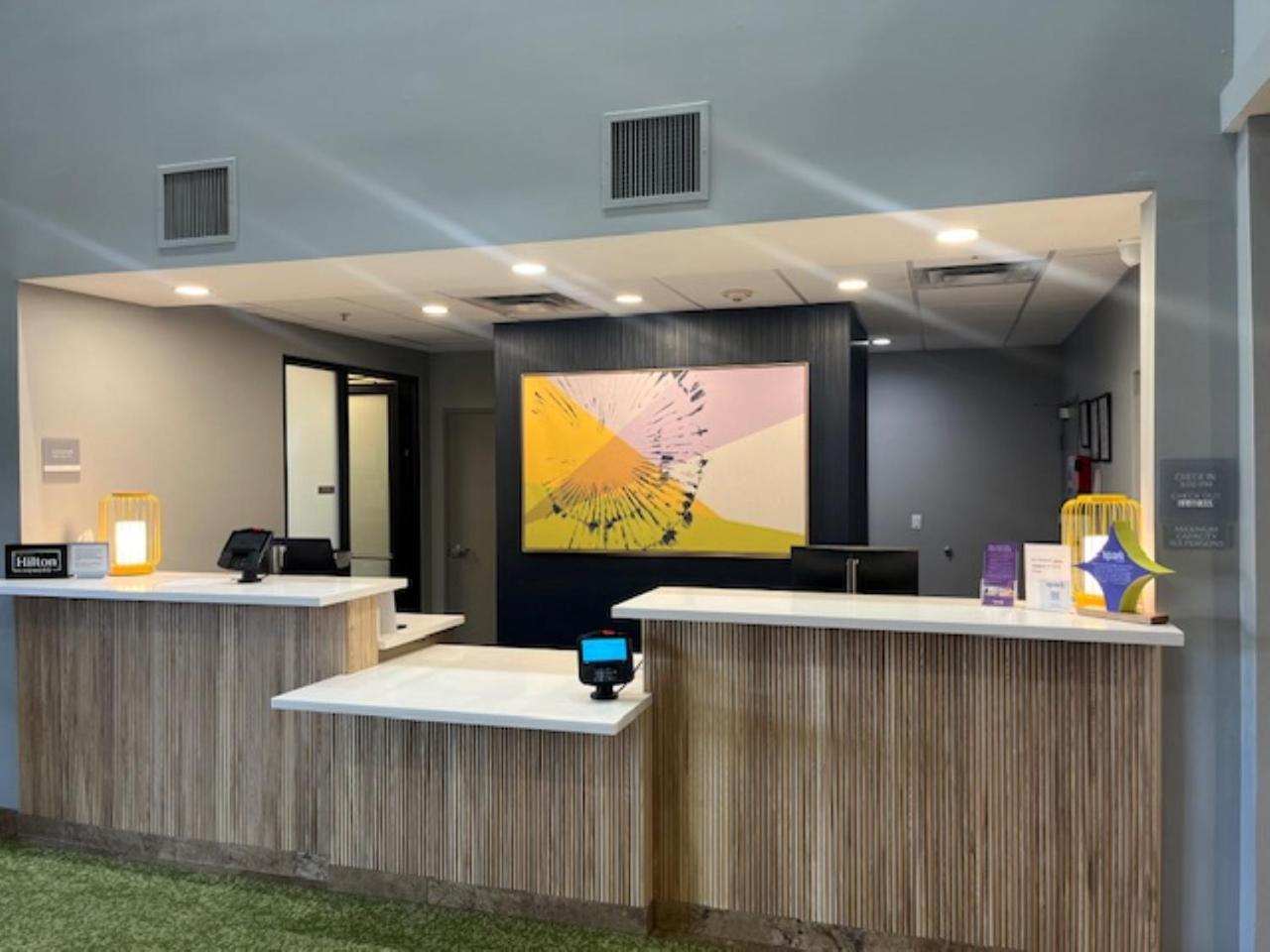 Spark By Hilton Phoenix East Mesa Exterior photo