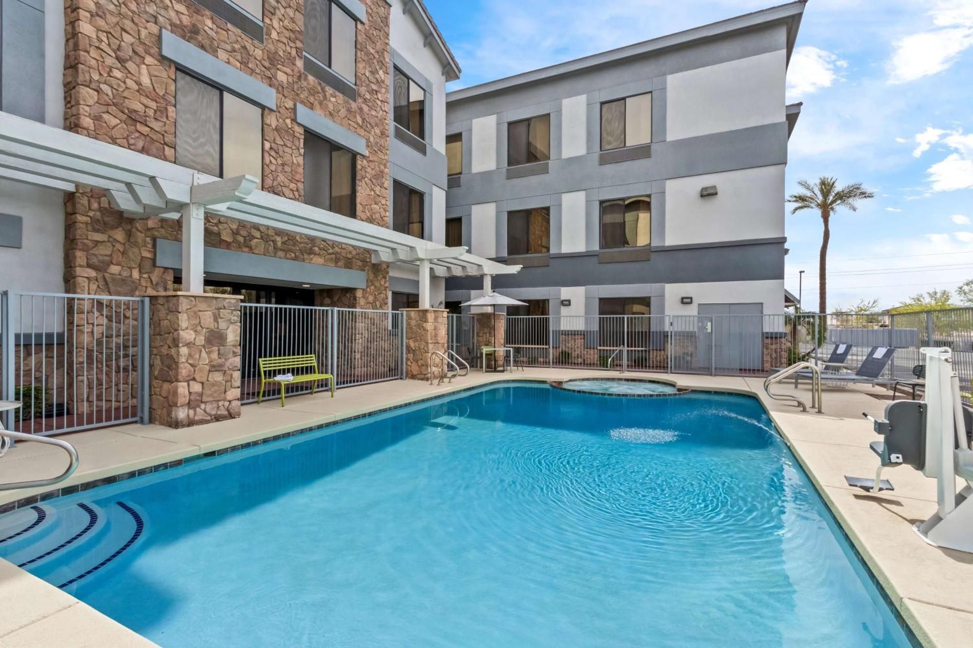Spark By Hilton Phoenix East Mesa Exterior photo